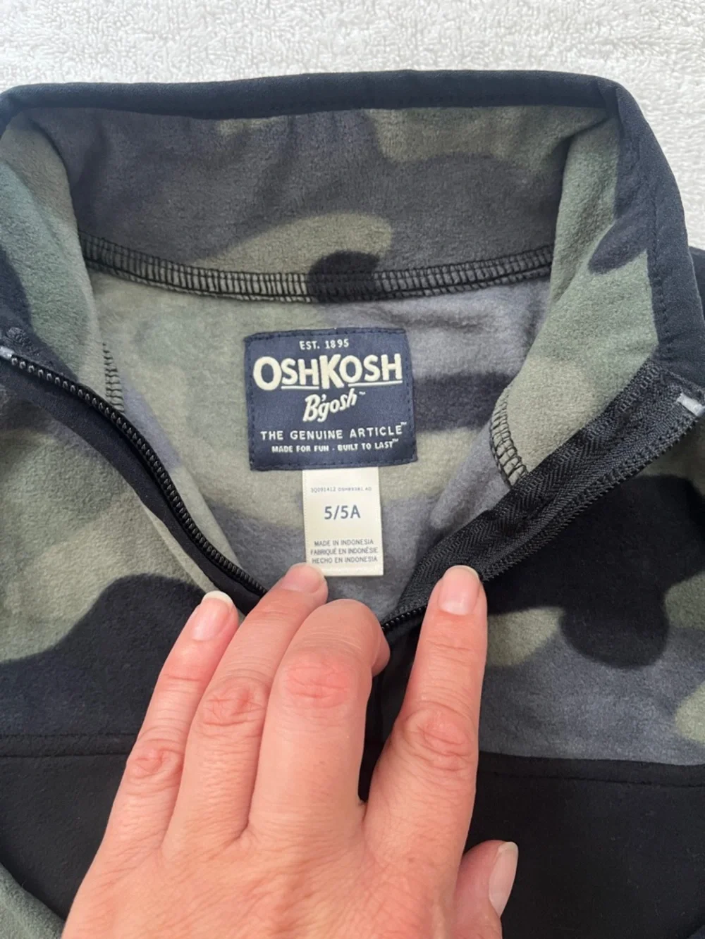 OshKosh B'gosh NWT 1/4 Zip Fleece Jacket Green Camo, Toddler Boys Size 5